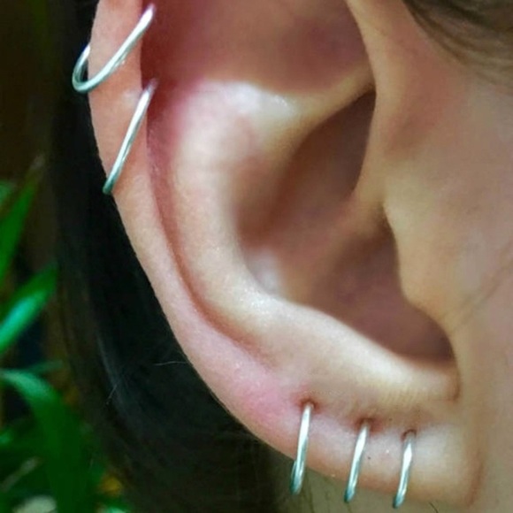 NWOT! 6 Sets of Simple Hoop Cartilage/Lip/Earrings - Picture 6 of 8